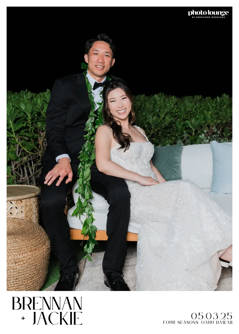Photo Lounge 5x7 print of a couple in a lounge setup